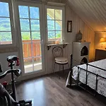 Semesterbostad Attersee - Atemberaubende Lage - Bezauberndes Hideaway Unterach am Attersee