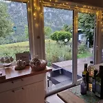 Attersee - Atemberaubende Lage - Bezauberndes Hideaway