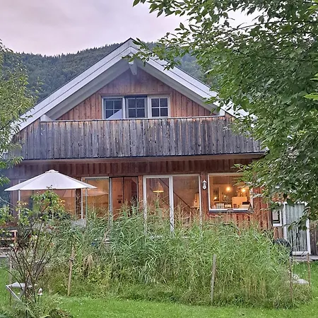 Feriehus Attersee - Atemberaubende Lage - Bezauberndes Hideaway