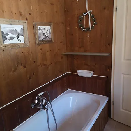 Attersee - Atemberaubende Lage - Bezauberndes Hideaway Feriehus