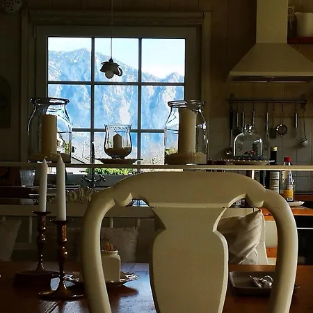 Attersee - Atemberaubende Lage - Bezauberndes Hideaway Feriehus *