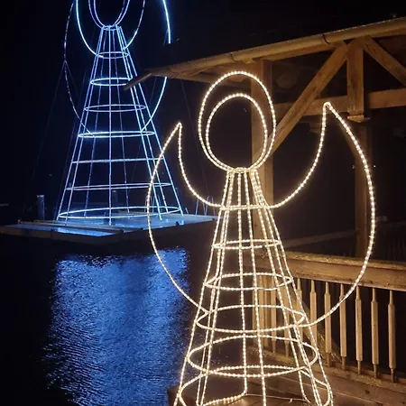 Attersee - Atemberaubende Lage - Bezauberndes Hideaway Feriehus *