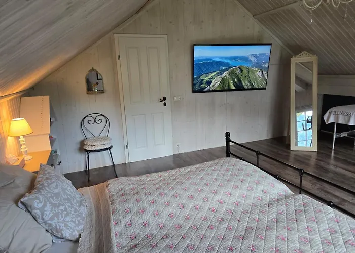 Attersee - Atemberaubende Lage - Bezauberndes Hideaway Tatil Evi