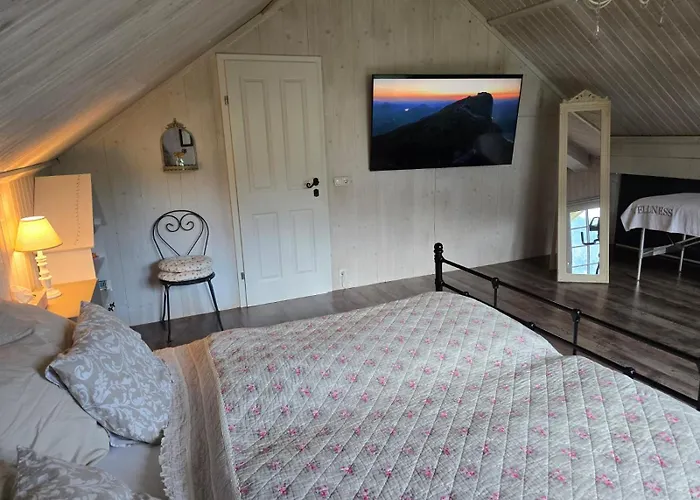 Attersee - Atemberaubende Lage - Bezauberndes Hideaway